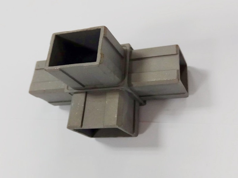 4- way square tube connector